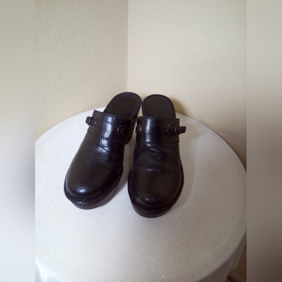 Born Black Leather Slip-On Loafers Classic Comfort - Picture 1 of 11